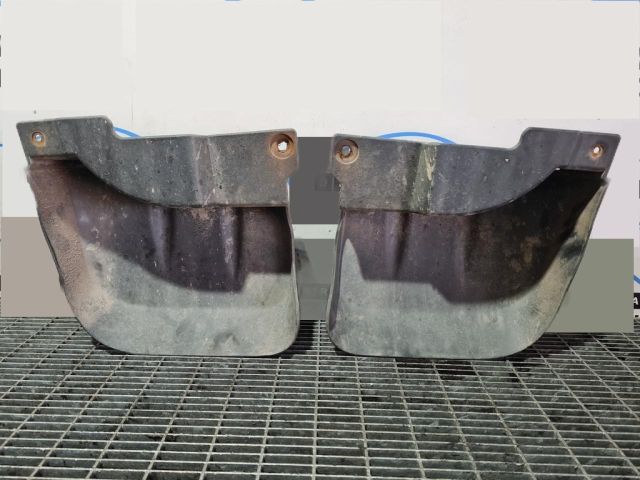 bontott MITSUBISHI L 200 Hátsó Sárvédő Gumi Pár