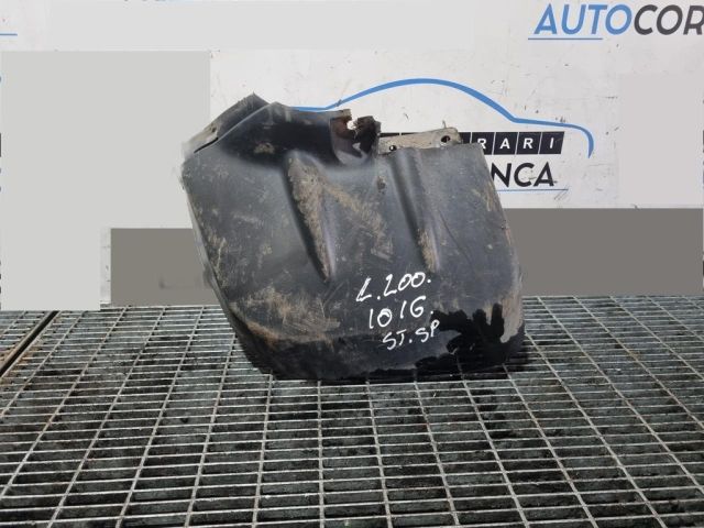 bontott MITSUBISHI L 200 Hátsó Sárvédő Gumi Pár