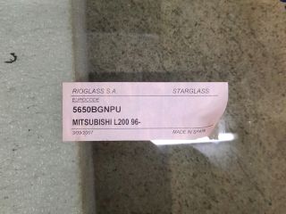 bontott MITSUBISHI L 200 Hátsó Szélvédő