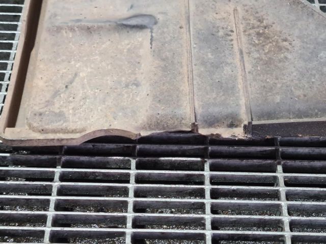 bontott MITSUBISHI L 200 Hűtő Légterelő