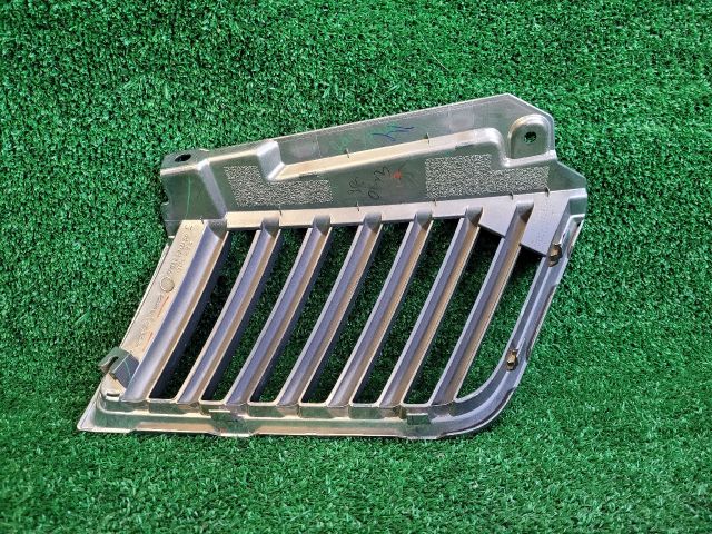 bontott MITSUBISHI L 200 Hűtőrács