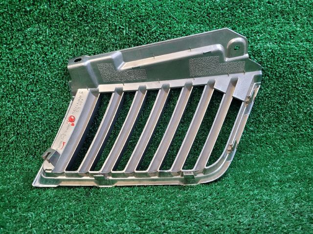 bontott MITSUBISHI L 200 Hűtőrács