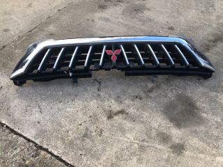 bontott MITSUBISHI L 200 Hűtőrács