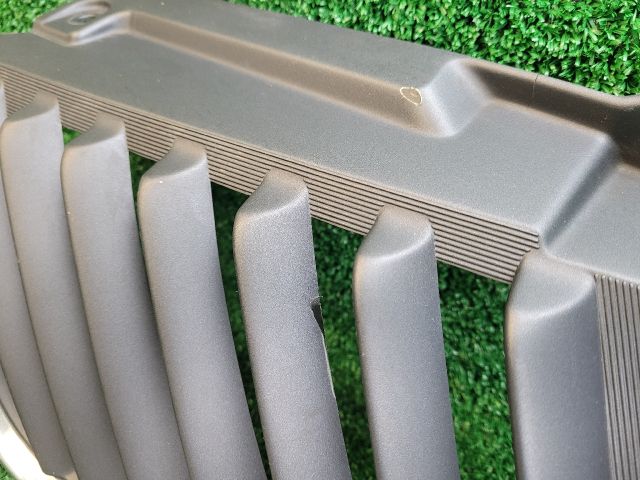 bontott MITSUBISHI L 200 Hűtőrács