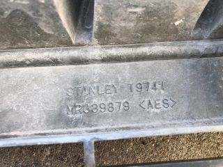 bontott MITSUBISHI L 200 Hűtőrács