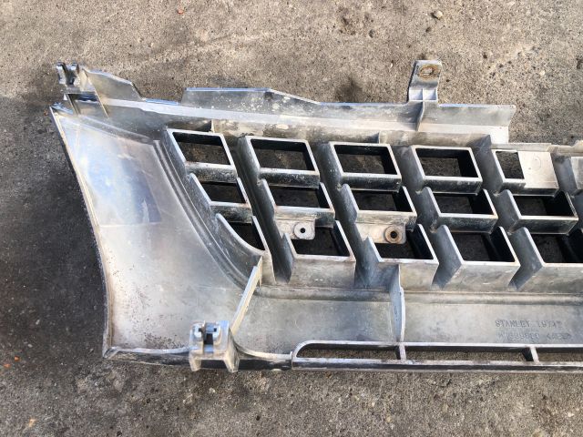 bontott MITSUBISHI L 200 Hűtőrács