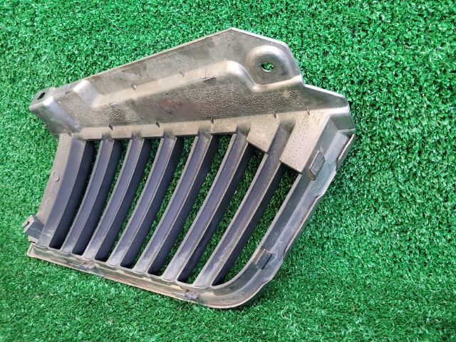 bontott MITSUBISHI L 200 Hűtőrács