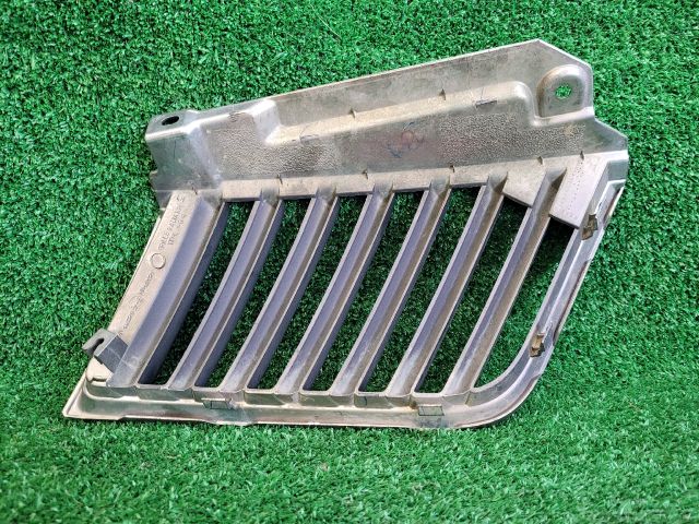 bontott MITSUBISHI L 200 Hűtőrács