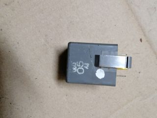 bontott MITSUBISHI L 200 Irányjelző Relé