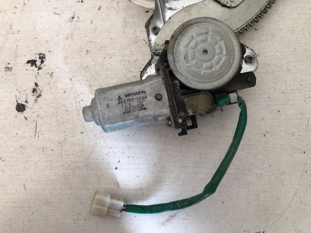 bontott MITSUBISHI L 200 Jobb első Ablakemelő Szerkezet (Elektromos)