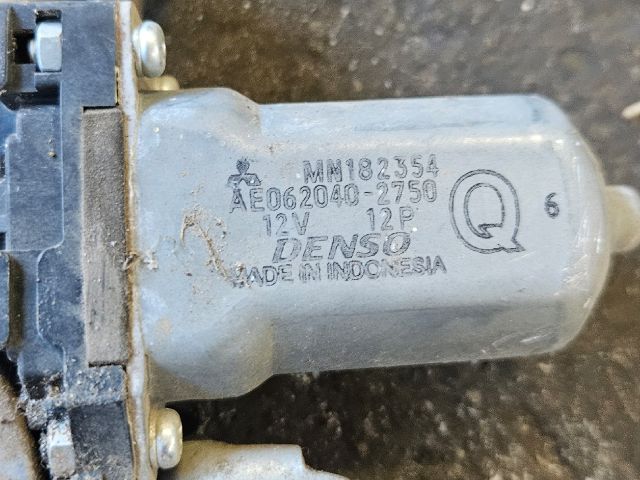 bontott MITSUBISHI L 200 Jobb első Ablakemelő Szerkezet (Elektromos)