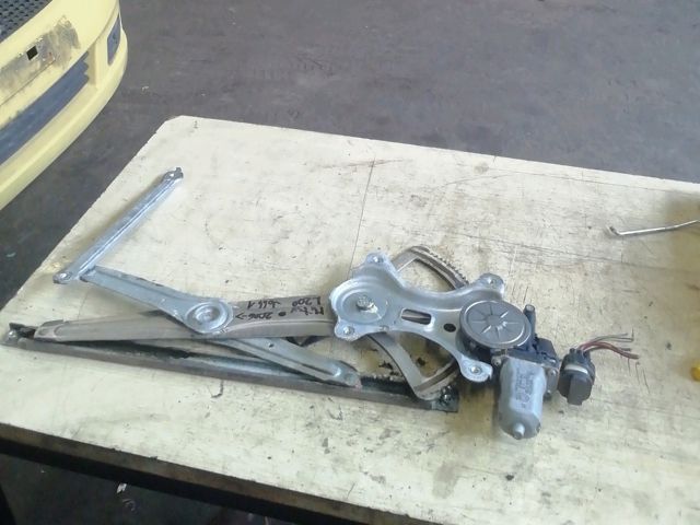 bontott MITSUBISHI L 200 Jobb első Ablakemelő Szerkezet (Elektromos)