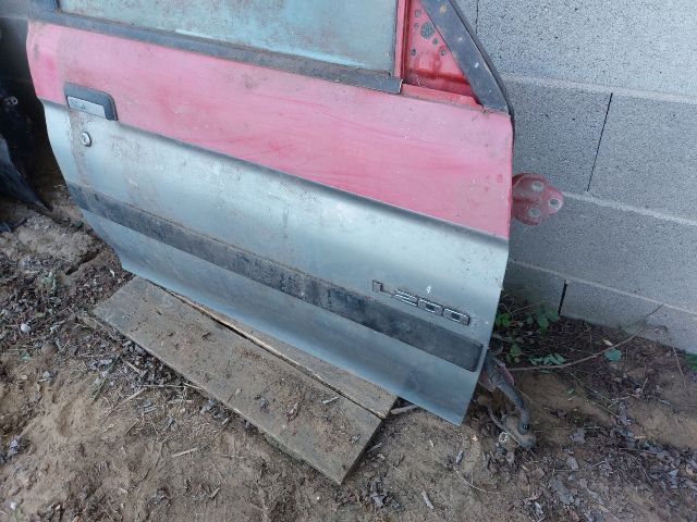 bontott MITSUBISHI L 200 Jobb első Ajtó (Részeivel)