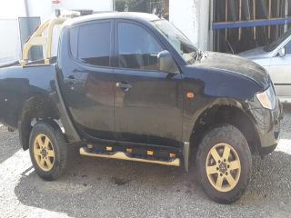 bontott MITSUBISHI L 200 Jobb első Ajtó (Üres lemez)