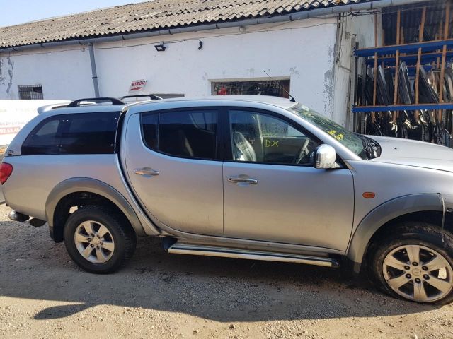 bontott MITSUBISHI L 200 Jobb első Ajtó (Üres lemez)