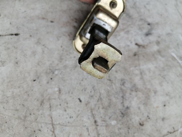 bontott MITSUBISHI L 200 Jobb első Ajtóhatároló