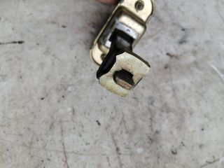 bontott MITSUBISHI L 200 Jobb első Ajtóhatároló