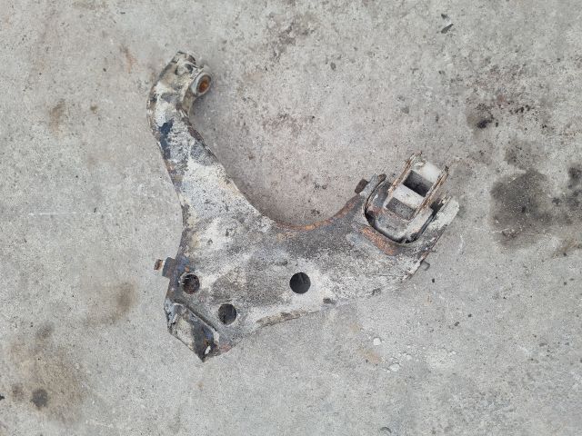 bontott MITSUBISHI L 200 Jobb első Alsó Lengőkar