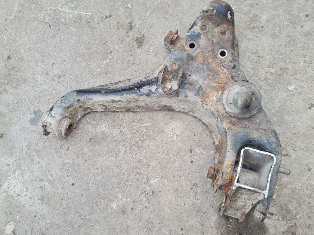 bontott MITSUBISHI L 200 Jobb első Alsó Lengőkar