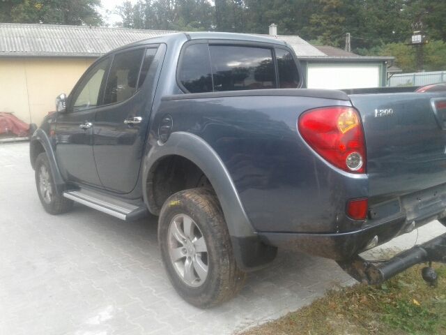 bontott MITSUBISHI L 200 Jobb első Zsanér