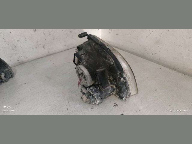 bontott MITSUBISHI L 200 Jobb Fényszóró