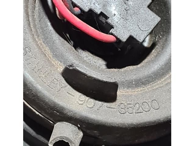 bontott MITSUBISHI L 200 Jobb Fényszóró