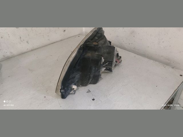 bontott MITSUBISHI L 200 Jobb Fényszóró