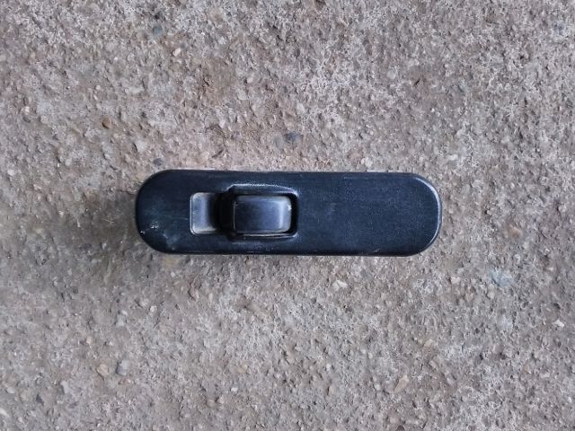 bontott MITSUBISHI L 200 Jobb hátsó Ablakemelő Kapcsoló