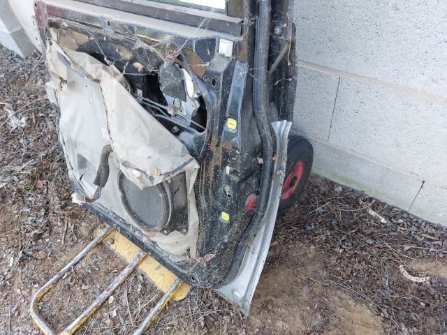 bontott MITSUBISHI L 200 Jobb hátsó Ajtó (Részeivel)