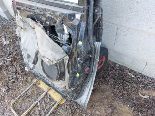 bontott MITSUBISHI L 200 Jobb hátsó Ajtó (Részeivel)