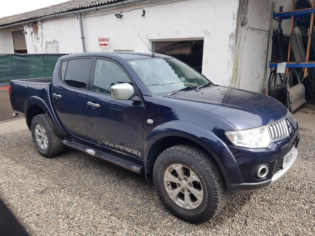 bontott MITSUBISHI L 200 Jobb hátsó Ajtó (Üres lemez)