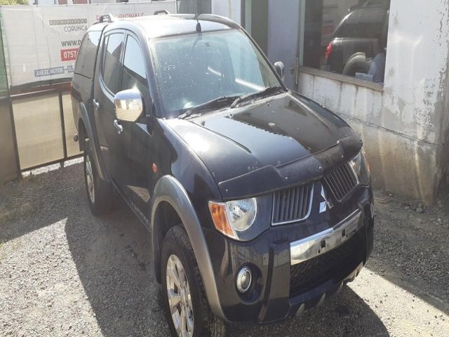 bontott MITSUBISHI L 200 Jobb hátsó Ajtó (Üres lemez)