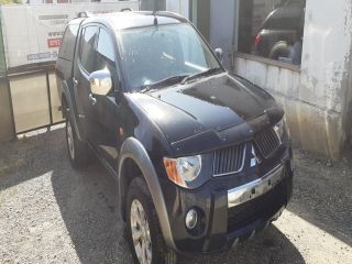 bontott MITSUBISHI L 200 Jobb hátsó Ajtó (Üres lemez)