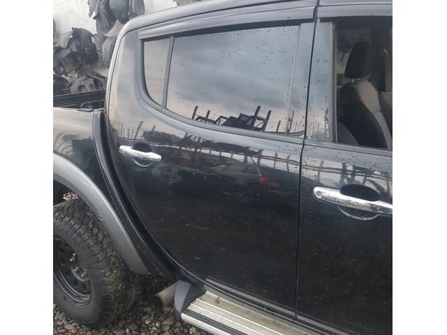 bontott MITSUBISHI L 200 Jobb hátsó Ajtó (Üres lemez)