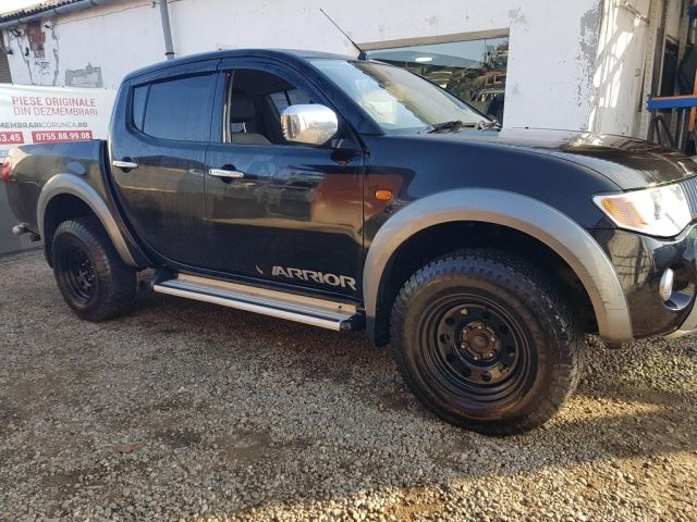 bontott MITSUBISHI L 200 Jobb hátsó Ajtó (Üres lemez)
