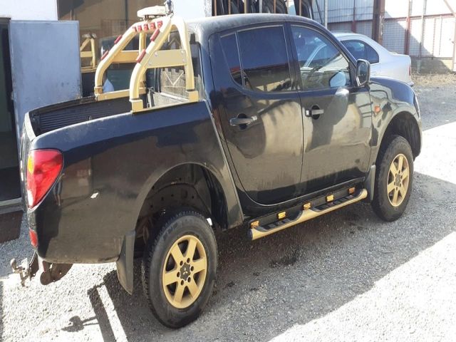 bontott MITSUBISHI L 200 Jobb hátsó Ajtó (Üres lemez)