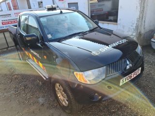 bontott MITSUBISHI L 200 Jobb hátsó Ajtó (Üres lemez)