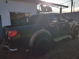 bontott MITSUBISHI L 200 Jobb hátsó Ajtó (Üres lemez)