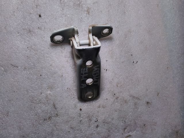 bontott MITSUBISHI L 200 Jobb hátsó Alsó Zsanér