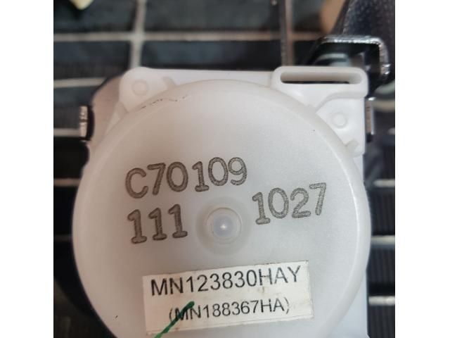 bontott MITSUBISHI L 200 Jobb hátsó Biztonsági Öv