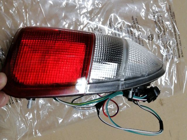 bontott MITSUBISHI L 200 Jobb Hátsó Lámpa