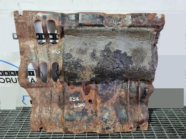 bontott MITSUBISHI L 200 Kartervédő