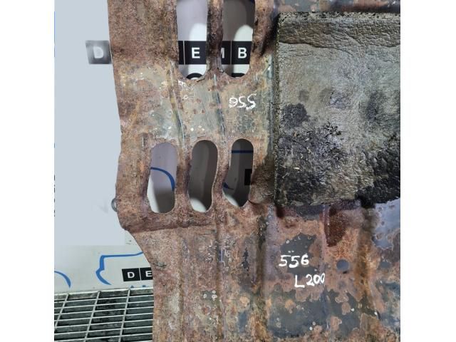 bontott MITSUBISHI L 200 Kartervédő