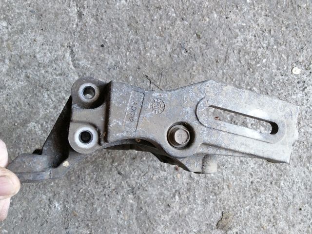 bontott MITSUBISHI L 200 Klímakompresszor Tartó Bak