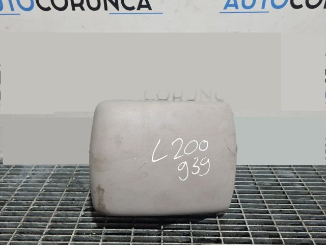 bontott MITSUBISHI L 200 Könyöklő