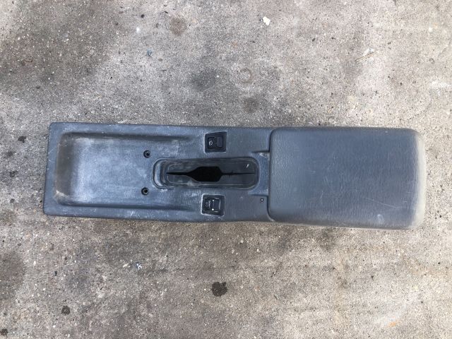 bontott MITSUBISHI L 200 Könyöklő