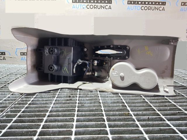 bontott MITSUBISHI L 200 Könyöklő