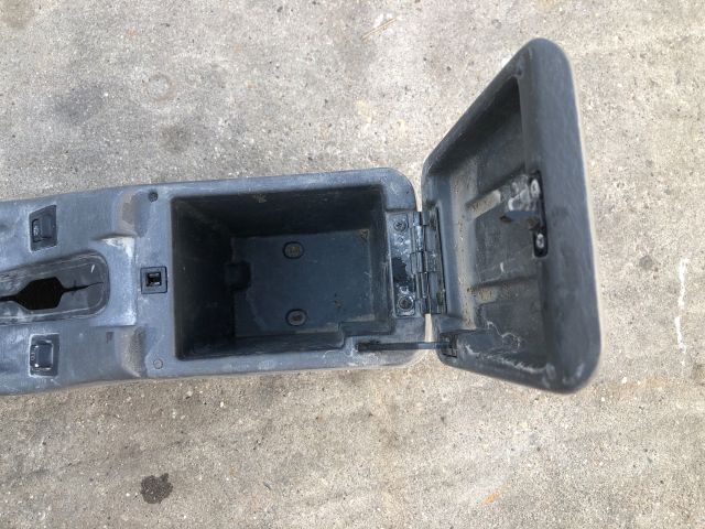 bontott MITSUBISHI L 200 Könyöklő