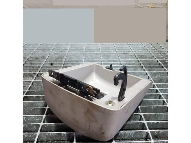 bontott MITSUBISHI L 200 Könyöklő