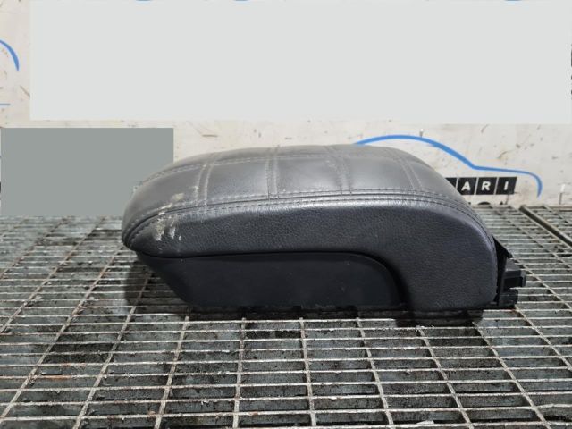 bontott MITSUBISHI L 200 Könyöklő